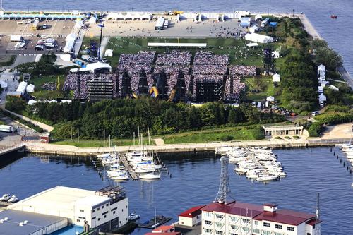 2018年夏、GLAY緑の島ライブ＆街角レポート | 特集一覧 | はこぶら