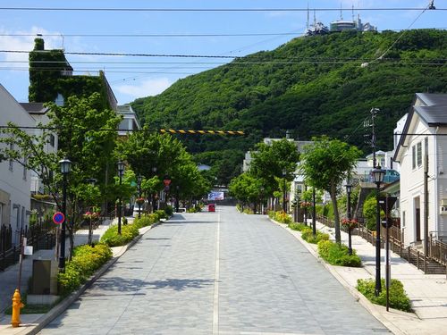 タモリさんが訪ねた、こだわりの函館【3】函館の坂と大火の歴史をたどる | 特集一覧 | はこぶら