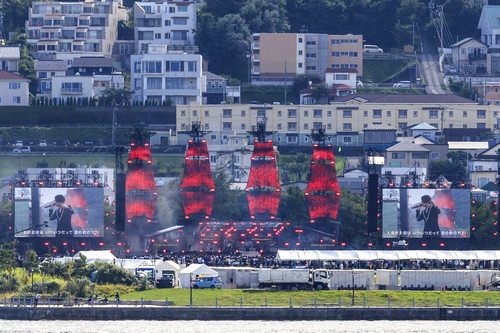 2018年夏、GLAY緑の島ライブ＆街角レポート | 特集一覧 | はこぶら