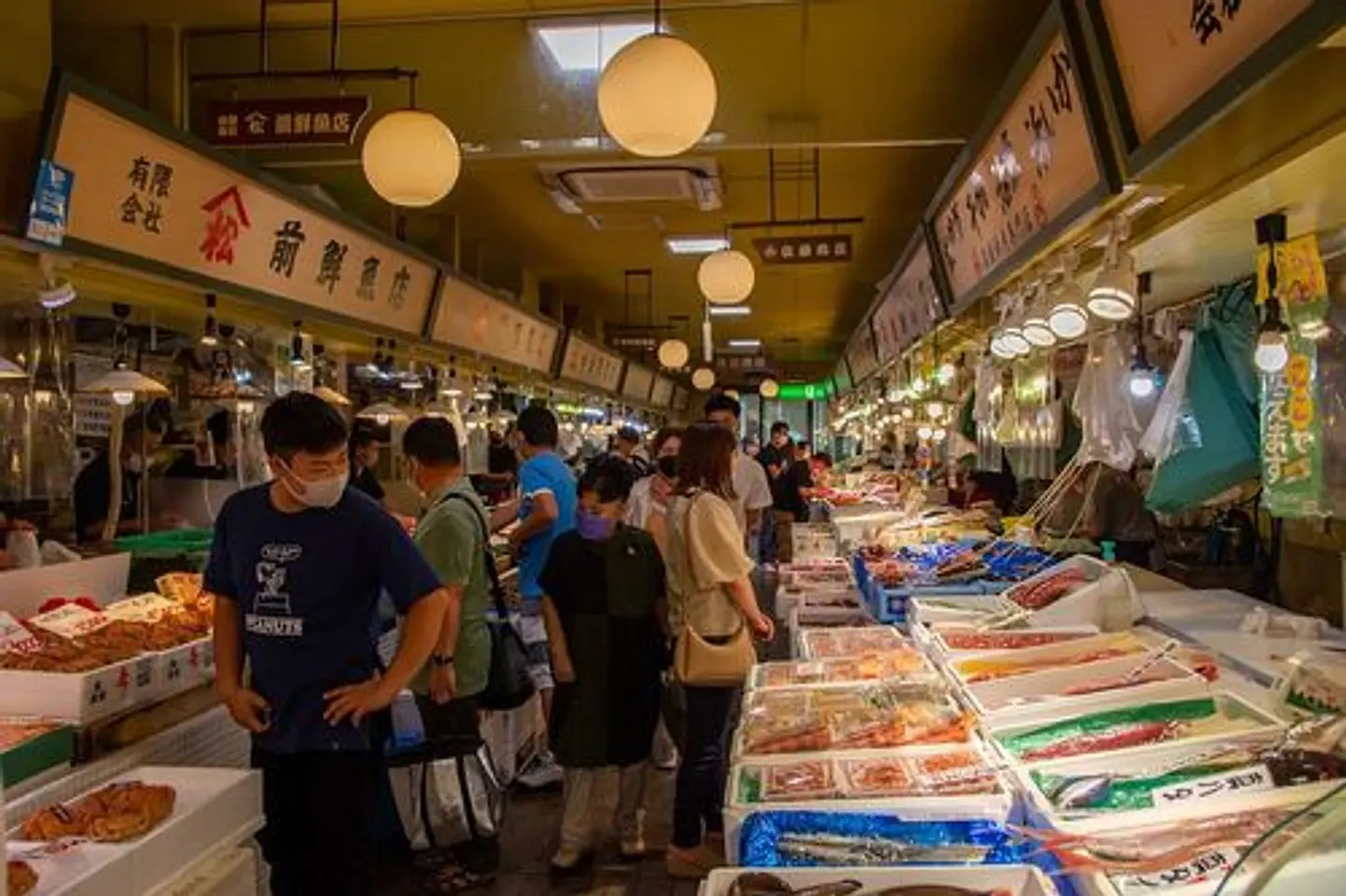 プロも旅行者も満足、「はこだて自由市場」の楽しみ方