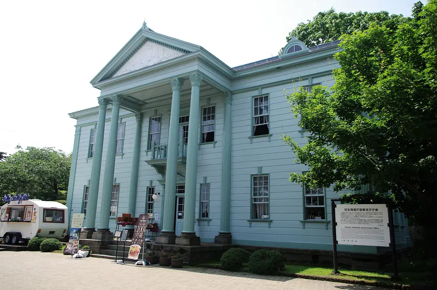 旧北海道庁函館支庁庁舎（Jolly Jellyfish 元町公園店）