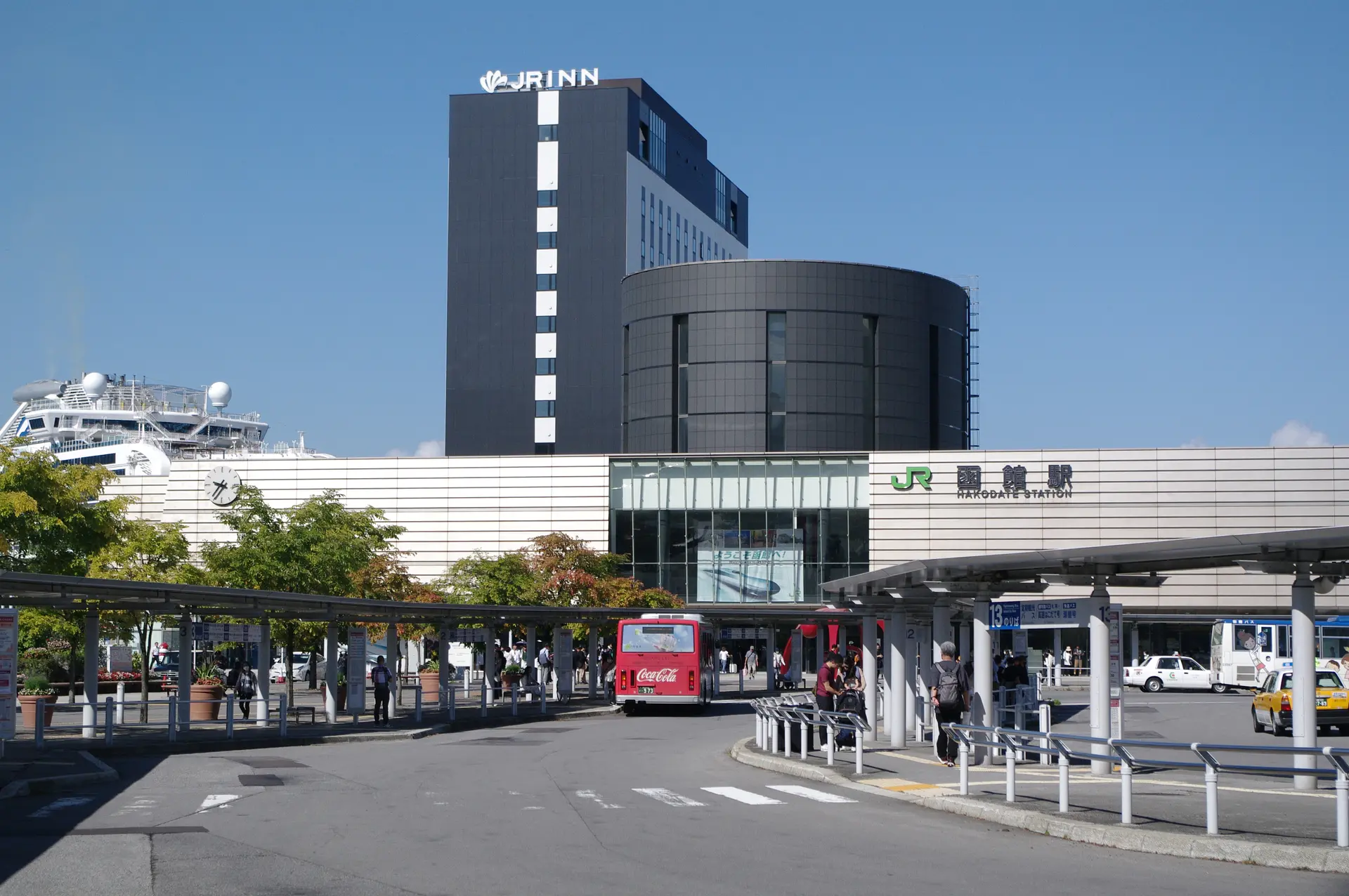 ※函館新聞社撮影※函館駅前バスターミナル.JPG