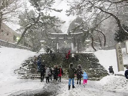 Hakodate_Hachimangu_Shrine-2.jpg