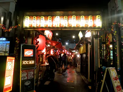 Daimon_Street_of_food_stalls.jpg